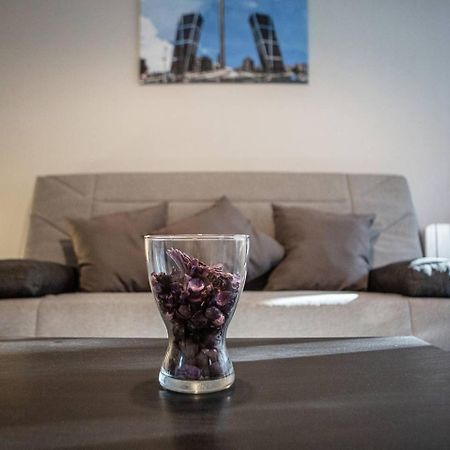 Lovely 3 Bedroom Apartment Next To Fuencarral Madrid Dış mekan fotoğraf